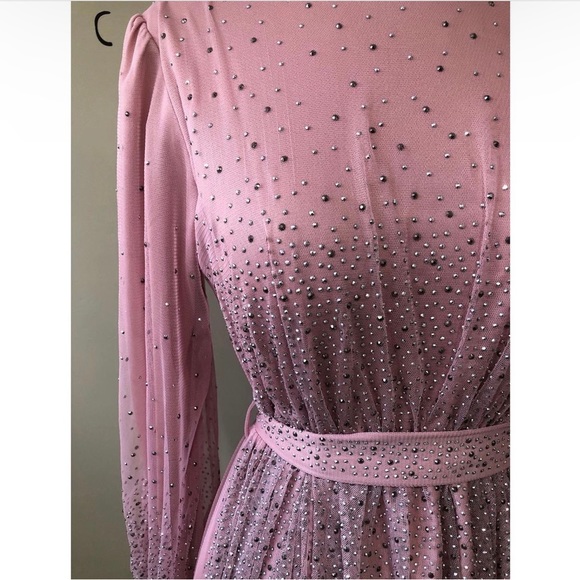 Pink beaded dress with belt - Picture 3 of 14